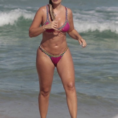 Veridiana Freitas Flagrada em Praias Cariocas
