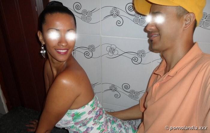 MORENA TESUDA FAZENDO DUPLA PENETRAÇÃO COM MARIDO E AMIGO - Foto 121899