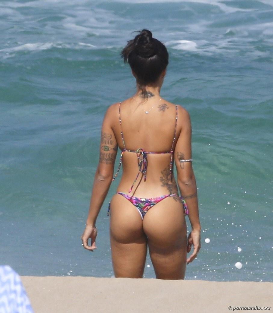Aline Riscado flagrada na praia de biquíni - Foto 167961