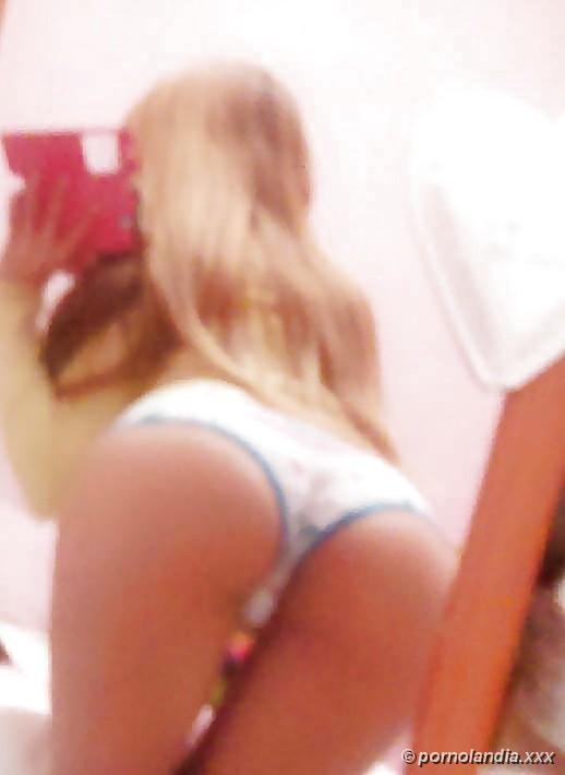 Loira delicia tirou fotos com novo celular - Foto 18416
