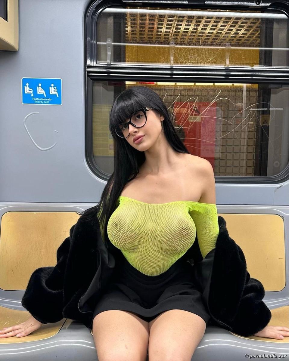 Martina Vismara em nude se exibindo nua - Foto 245834