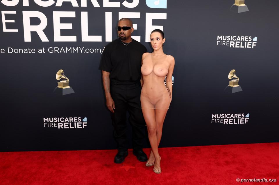 Bianca Censori pelada no Grammy com vestido transparente - Foto 246400
