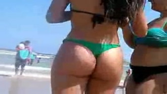 Filmei perfeita bunda na praia