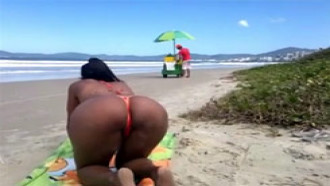 Morena Gostosa Se Exibindo Na Praia