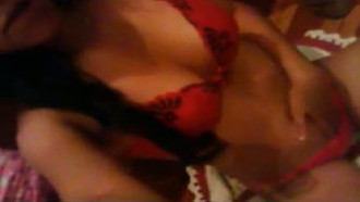 Namoradinha fez video de lingerie vermelha