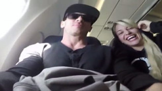 Namorada Pagou Boquete Dentro Do Avião Lotado