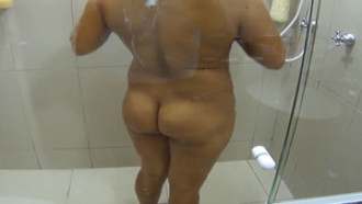 Esposa gostosa tomando banho