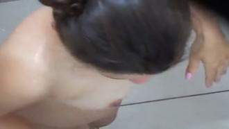 fernandinha branquinha flagrada no banho