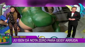 Modelo mostra o Cu Ao Vivo em rede Aberta no carnaval