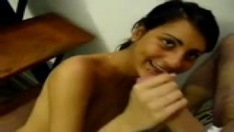 Boquete da Mexicana ninfeta com direito a gozada na boca